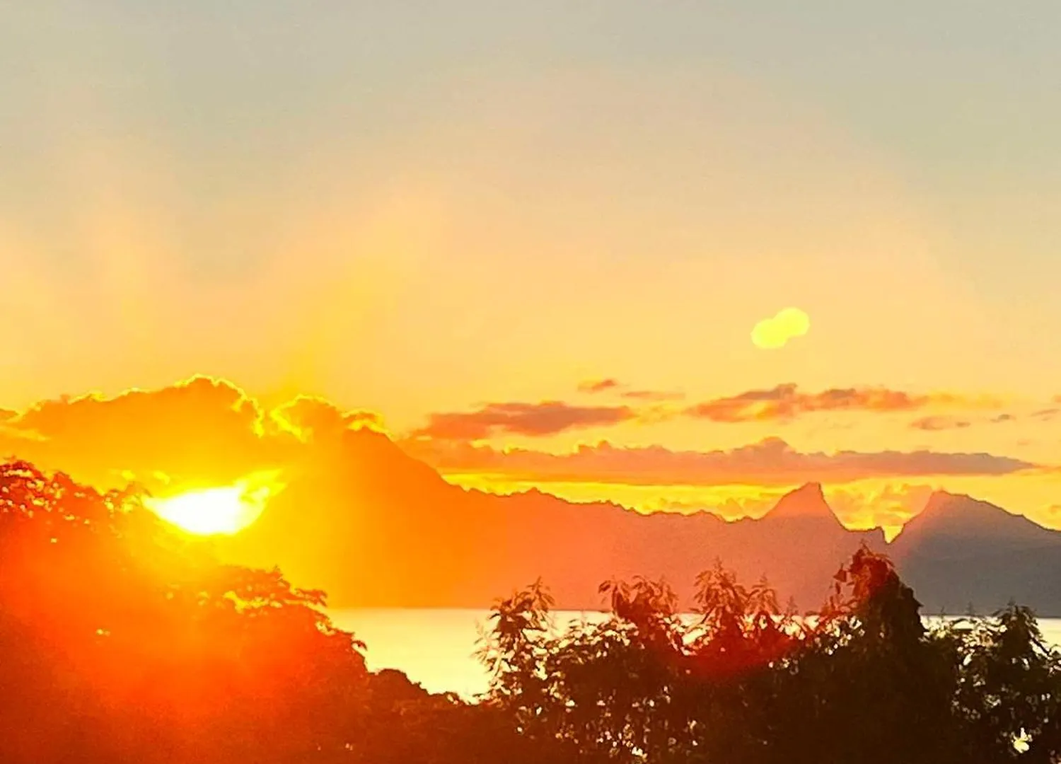 Willa Beauty Sunset Faaa